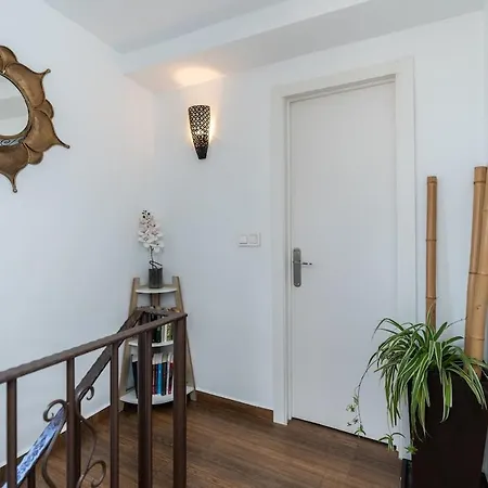 Spacious And Bright House Next To The Σπίτι διακοπών *