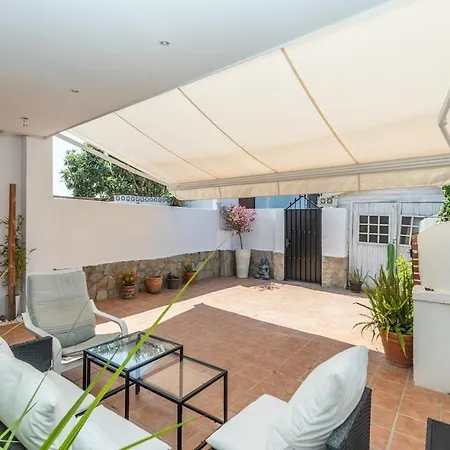 Spacious And Bright House Next To The Hébergement de vacances