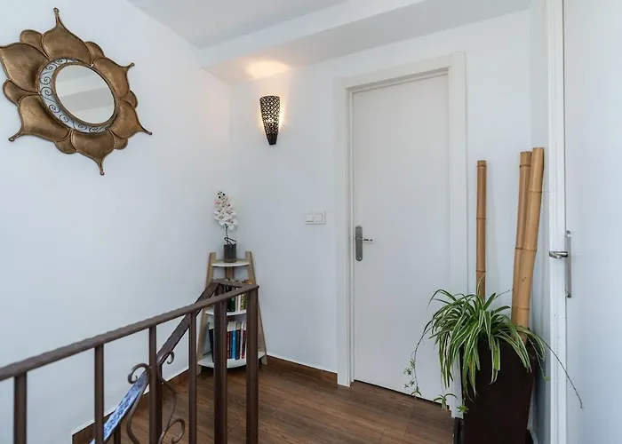 Spacious And Bright House Next To The Дом отдыха *