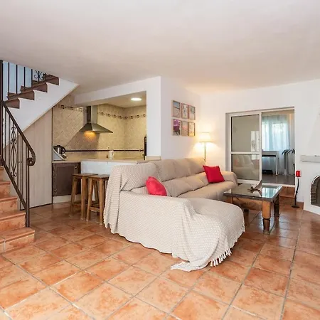 Spacious And Bright House Next To The * ماربيا