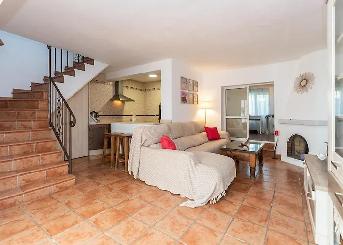 Spacious And Bright House Next To The * ماربيا